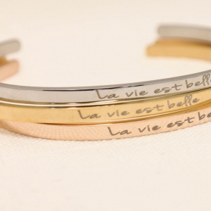 Beautiful personalized bangle bracelet with 3 stunning colours