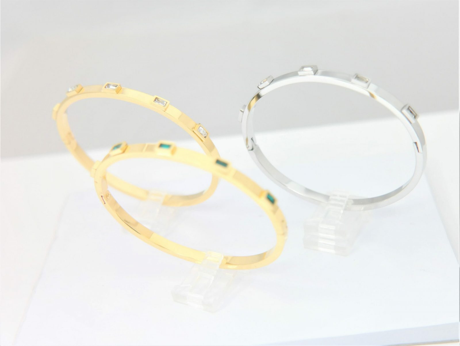 Bracelet avec pierres baguette ou pierres rondes incrustées – Image 13
