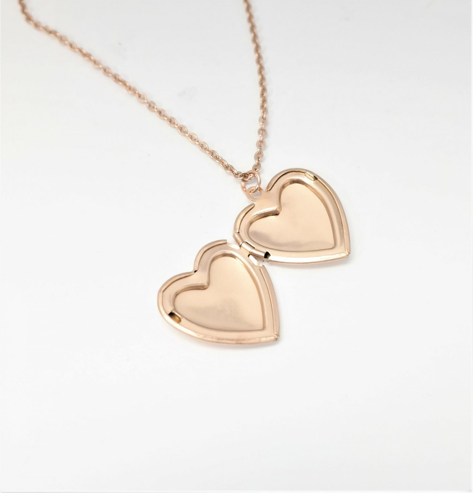Beautiful personalized locket heart,high quality, high polish stainless steel – Image 7