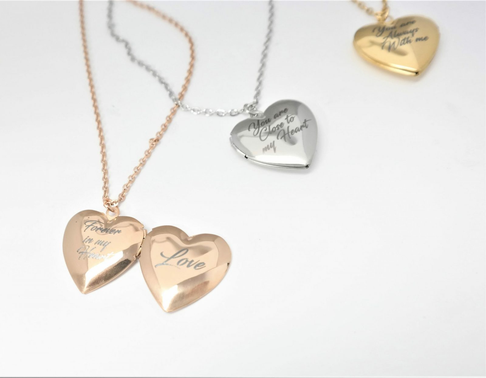 Beautiful personalized locket heart,high quality, high polish stainless steel – Image 3
