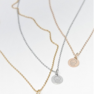 Médaille personnalisée sur chaîne asortie