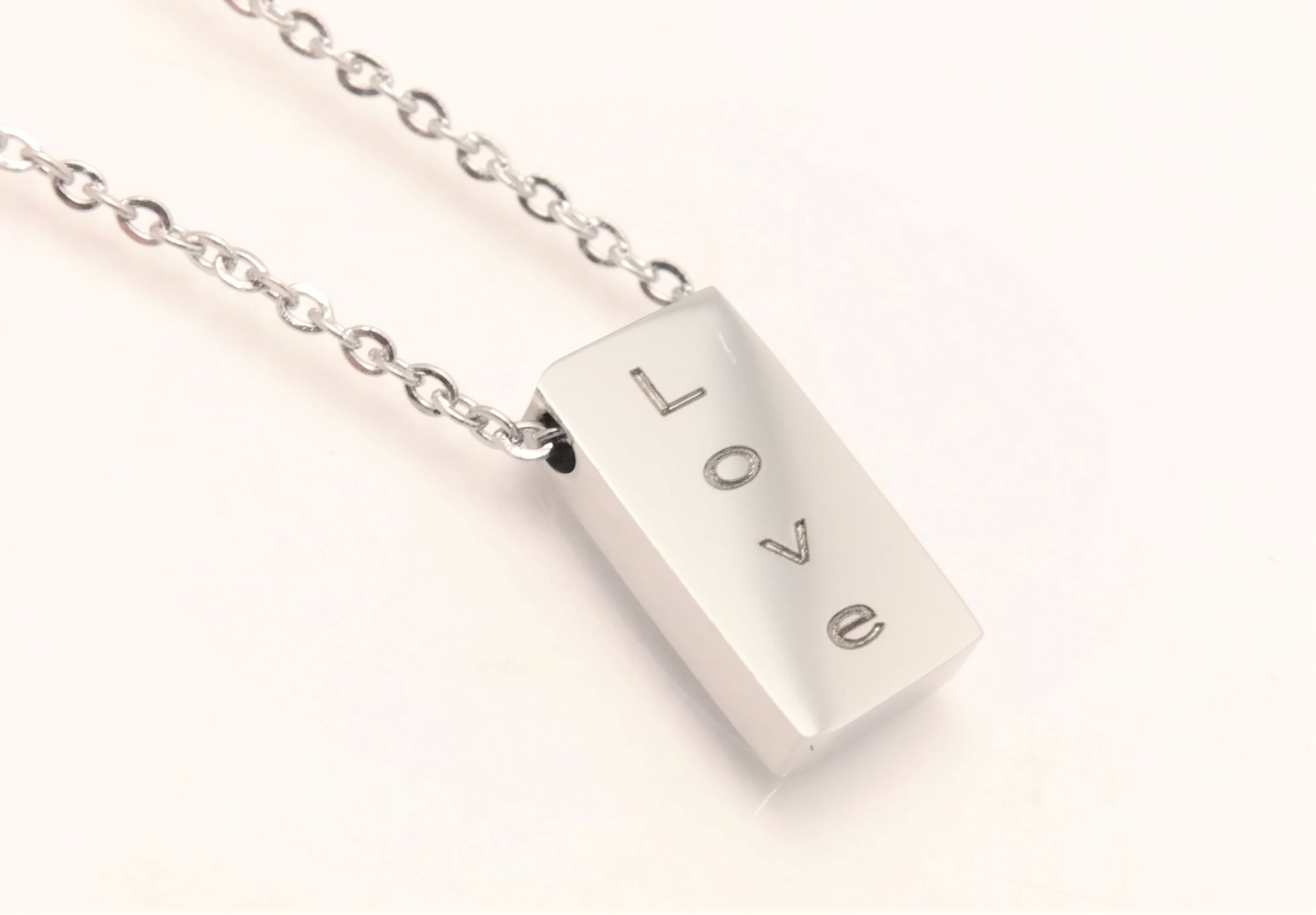 Pendentif « glissant » mode en acier inoxydable avec chaîne assortie – Image 2