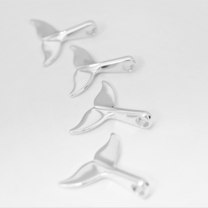 Beautiful whale tail in solid sterling silver (hand made)