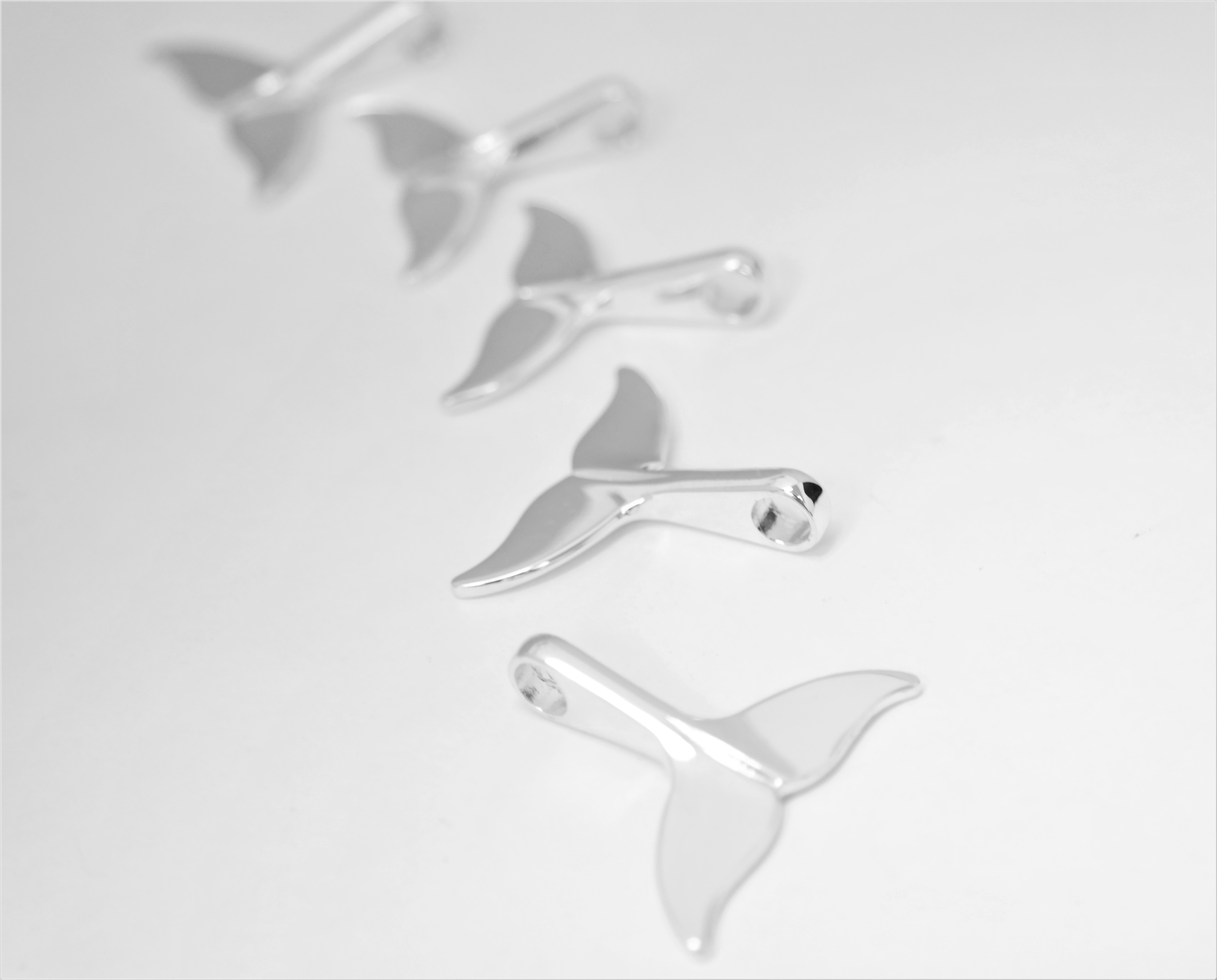 Beautiful whale tail in solid sterling silver (hand made) – Image 14