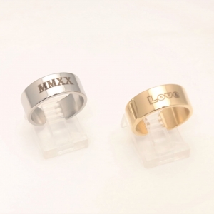 Jonc ajustable de 8mm en acier de haute qualité.
