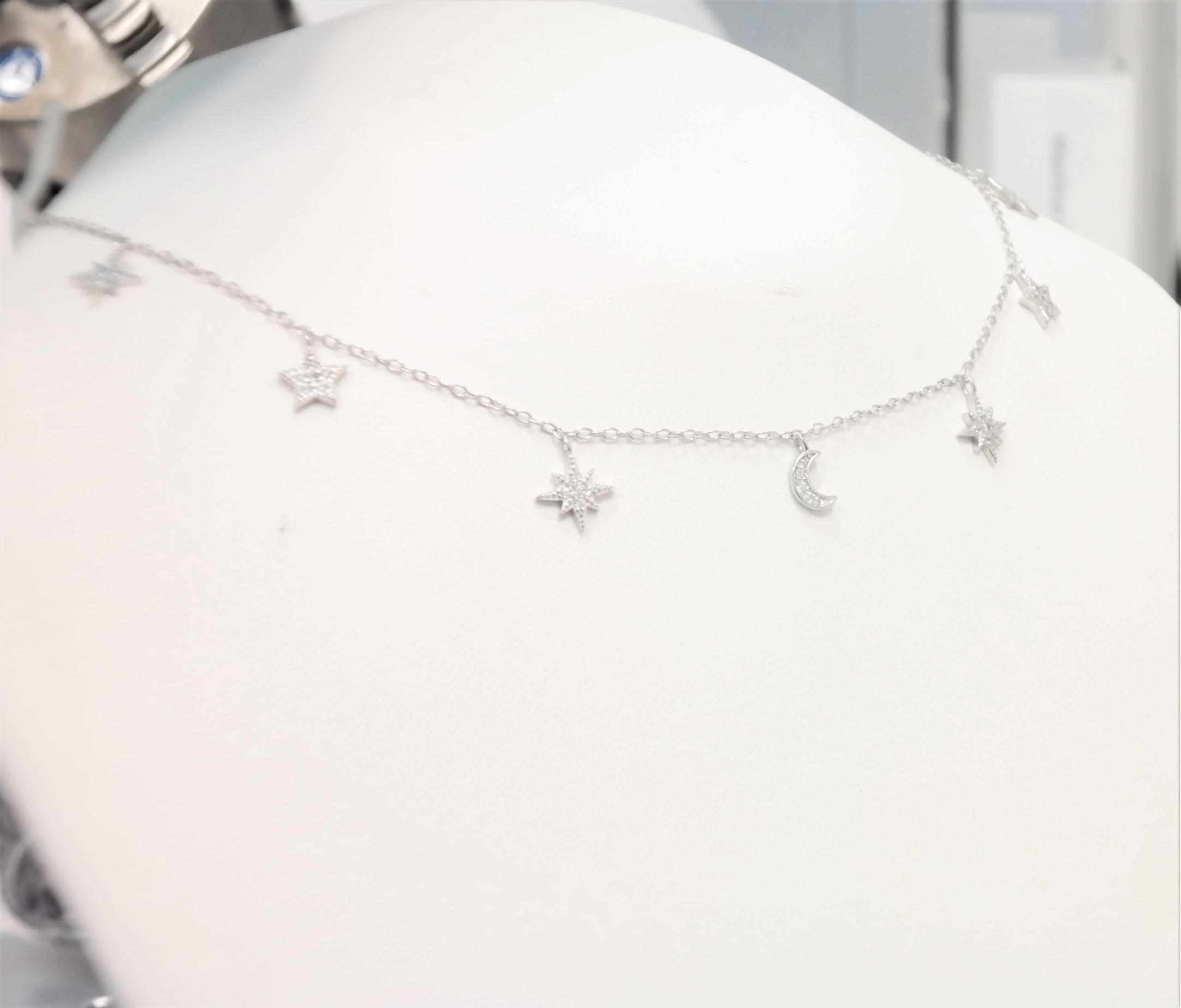 Beautiful trendy 925 sterling silver moon and star necklace – Image 3